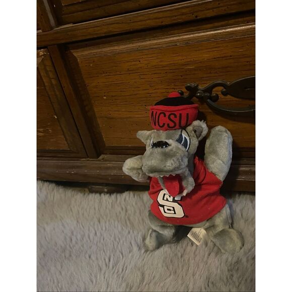 Vintage NC State Wolf Beanie Baby Plush Animal Toy - Picture 5 of 9